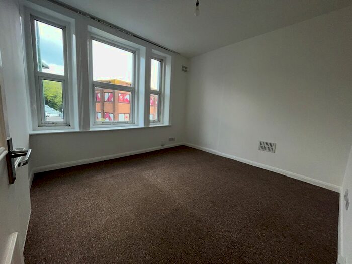 2 Bedroom Flat To Rent In Old Christchurch Road, Bournemouth, BH1