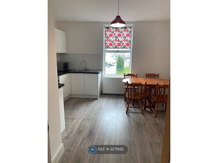 2 Bedroom Flat To Rent In Crosby Street, Stockport, SK2