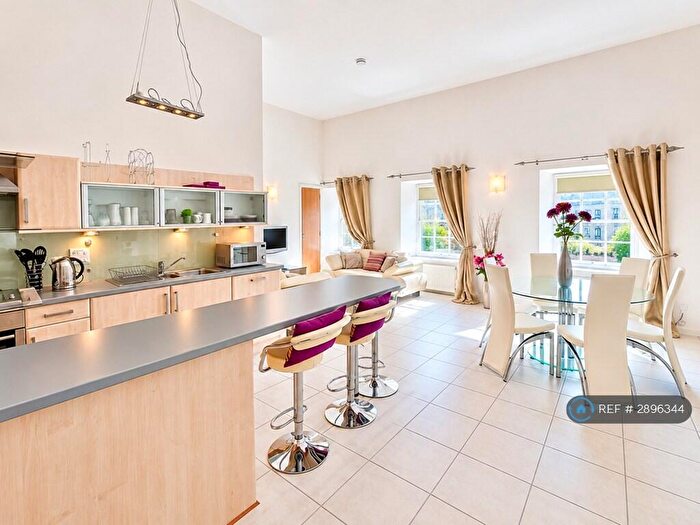 1 Bedroom Flat To Rent In Grandholm Crescent, Aberdeen, AB22
