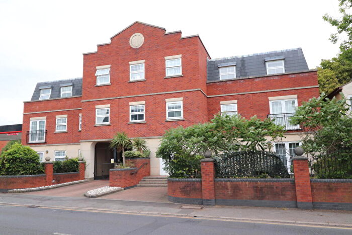 2 Bedroom Apartment To Rent In Central Hornchurch, RM11
