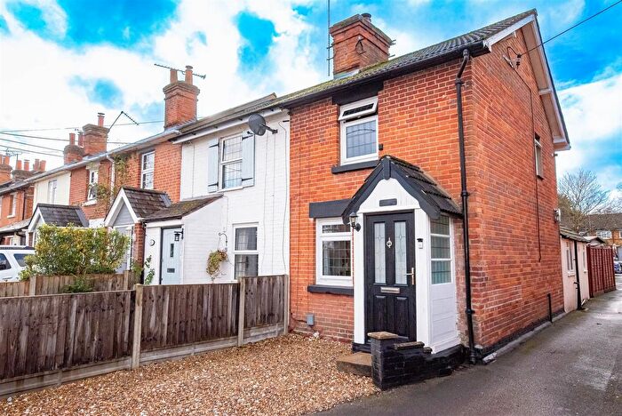 2 Bedroom End Of Terrace House For Sale In Willow Lane, Blackwater, Camberley, GU17