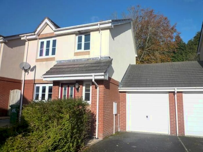 3 Bedroom Semi-Detached House To Rent In Woodland View, Holsworthy, EX22