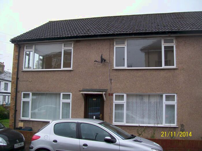 2 Bedroom Maisonette To Rent In Dagnall Park, South Norwood, SE25