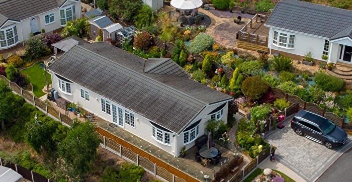 2 Bedroom Mobile/park Home For Sale In The Ridge, Hollins Park Quatford, Bridgnorth, WV15