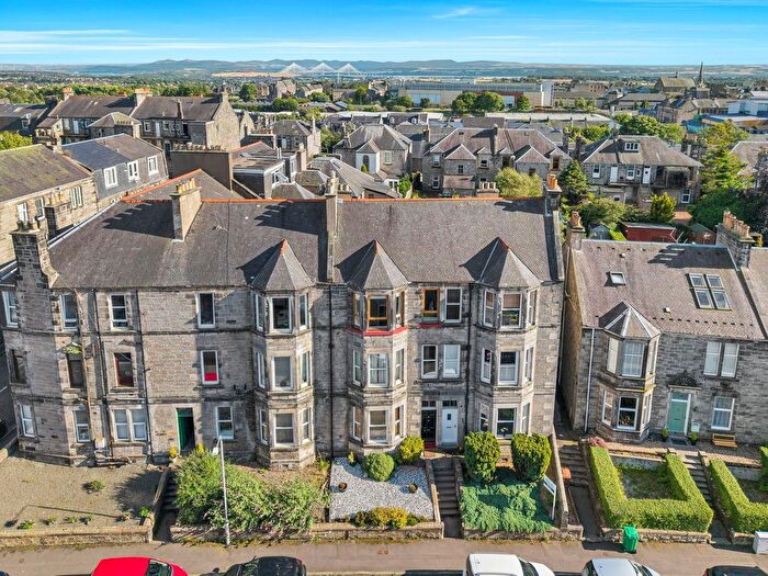 2 Bedroom Flat For Sale In Victoria Terrace, Dunfermline, KY12