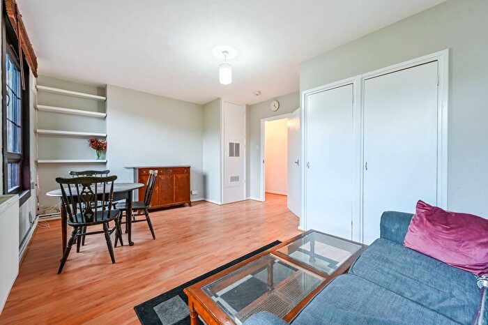 1 Bedroom Flat To Rent In Provost Estate, Old Street, London, N1