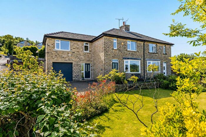 4 Bedroom Semi-Detached House For Sale In Clifton Avenue, Holmfirth, HD9