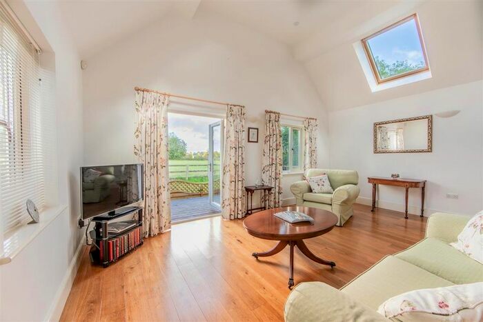 1 Bedroom Property To Rent In Woodlands, Pickwick, Corsham, SN13