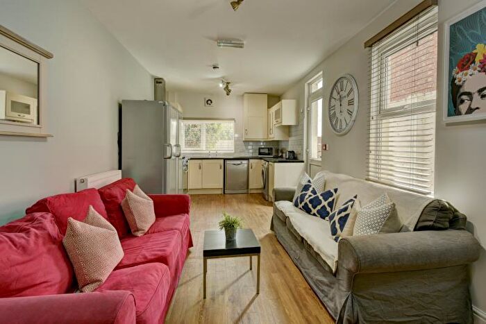 6 Bedroom Terraced House To Rent In Park Road, Exeter, EX1