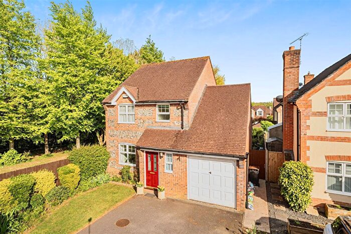 3 Bedroom Detached House For Sale In Sandbourne Avenue, Blandford Forum, DT11