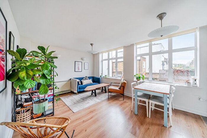 1 Bedroom Flat For Sale In Streatham Hill, Streatham, London, SW2