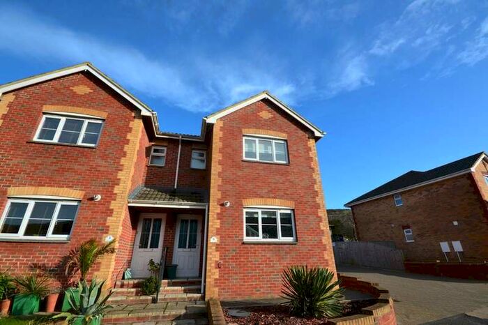 3 Bedroom Semi-Detached House To Rent In Newport Road, Ventnor, PO38
