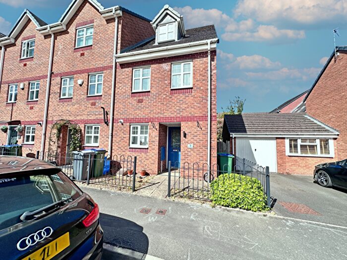 3 Bedroom House For Sale In Thunderbolt Way, Tipton, DY4