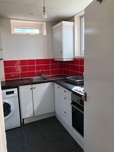 1 Bedroom Flat To Rent In Blenheim Gardens, Brixton, SW2