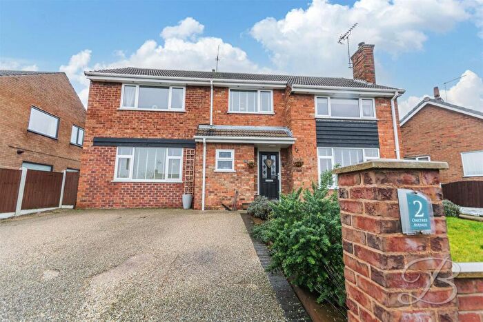 3 Bedroom Detached House For Sale In Oak Tree Avenue, Edwinstowe, Mansfield, NG21