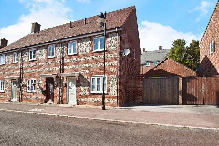 3 Bedroom End Of Terrace House For Sale In Kilford Close, Amesbury ***Video Tour***, SP4