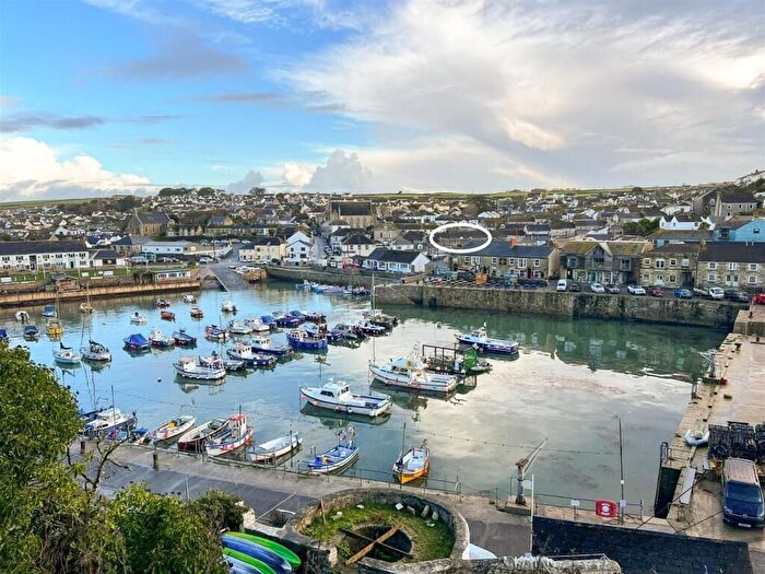 2 Bedroom Flat For Sale In Ground Floor Flat Near Harbour, Porthleven, TR13
