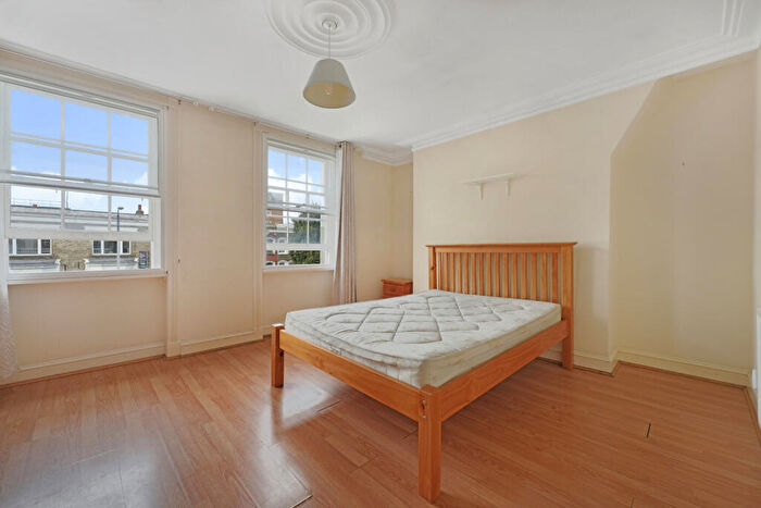 4 Bedroom Terraced House To Rent In Commercial Road, Tower Bridge, E1