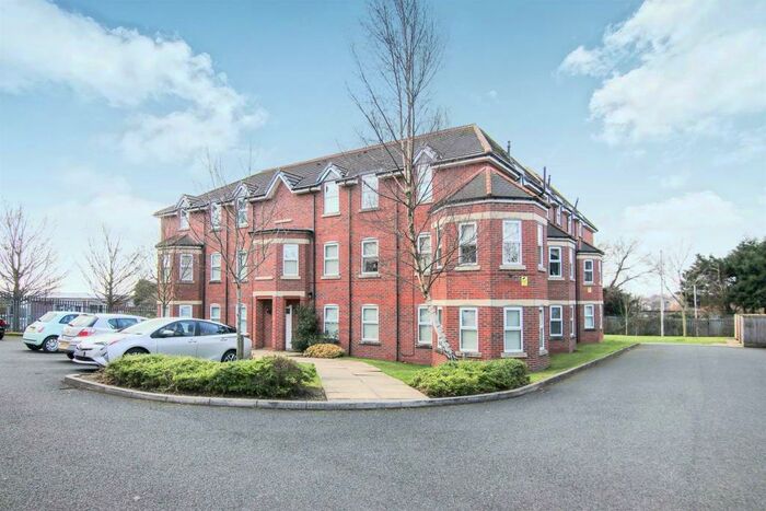 2 Bedroom Flat To Rent In The Ridings, Prenton, CH43