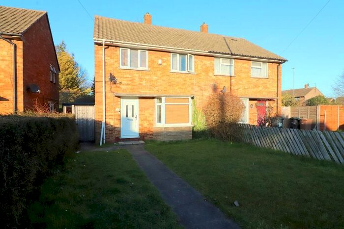3 Bedroom Semi-Detached House To Rent In Poynters Road, Luton, Bedfordshire, LU4