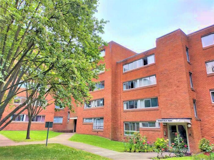 Apartment To Rent In Homefield Park, Sutton, SM1