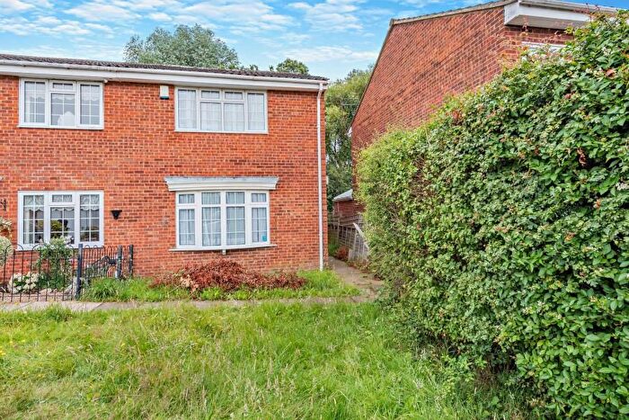 3 Bedroom End Terrace House To Rent In Willows Close, Pinner, HA5