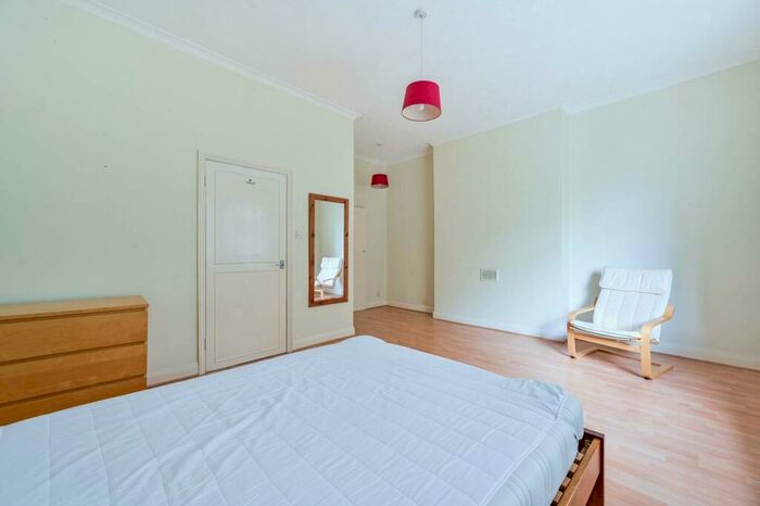 1 Bedroom Flat To Rent In Victoria Way, Charlton, London, SE7