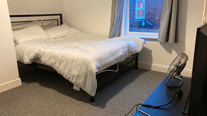 5 Bedroom Terraced House To Rent In Abbot Street – Bed, LN5