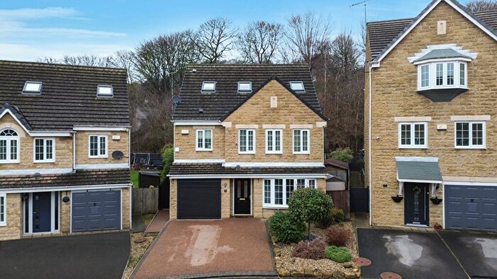 4 Bedroom Detached House For Sale In The Courtyard, Fenay Bridge, Huddersfield, West Yorkshire, HD8