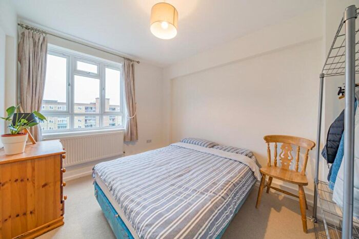 2 Bedroom Flat For Sale In Dagnall Street, Battersea, SW11