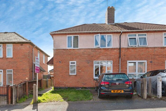 3 Bedroom Semi Detached House For Sale In Swannington Road, Leicester, LE3