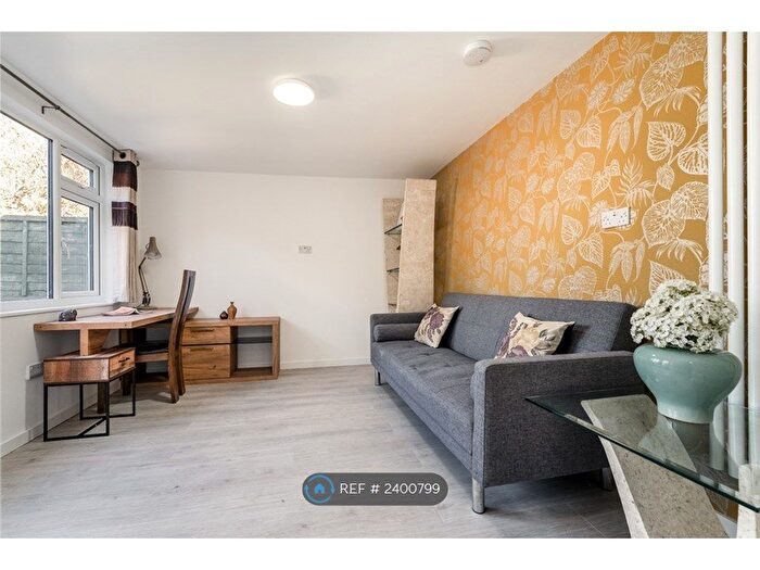 Studio To Rent In Ramsden Square, Cambridge, CB4