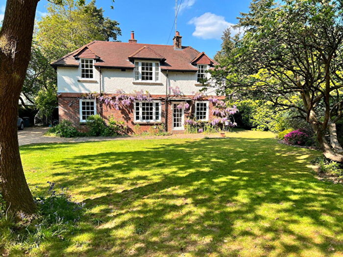 4 Bedroom Detached House For Sale In Hurtmore Road, Hurtmore, Godalming, GU7