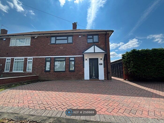3 Bedroom Semi-Detached House To Rent In Morpeth Avenue, Borehamwood, WD6