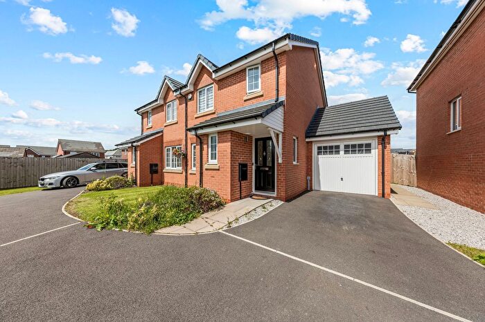 3 Bedroom Semi Detached House For Sale In Waterfield Close, Lowton, WA3