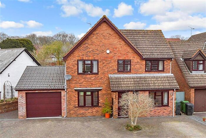 4 Bedroom Detached House For Sale In Loxwood Road, Lovedean, Waterlooville, Hampshire, PO8