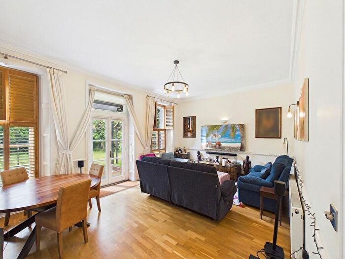 2 Bedroom Flat For Sale In Lidgould Grove, Highgrove House Lidgould Grove, HA4