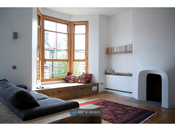 3 Bedroom Flat To Rent In Alconbury Road, London, E5