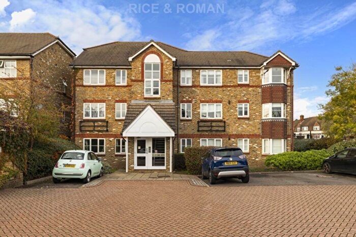 2 Bedroom Apartment For Sale In Camel Grove, Kingston Upon Thames, KT2
