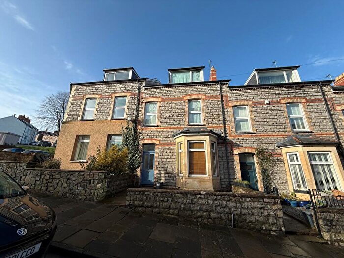 2 Bedroom Apartment To Rent In Maughan Terrace, Penarth, CF64