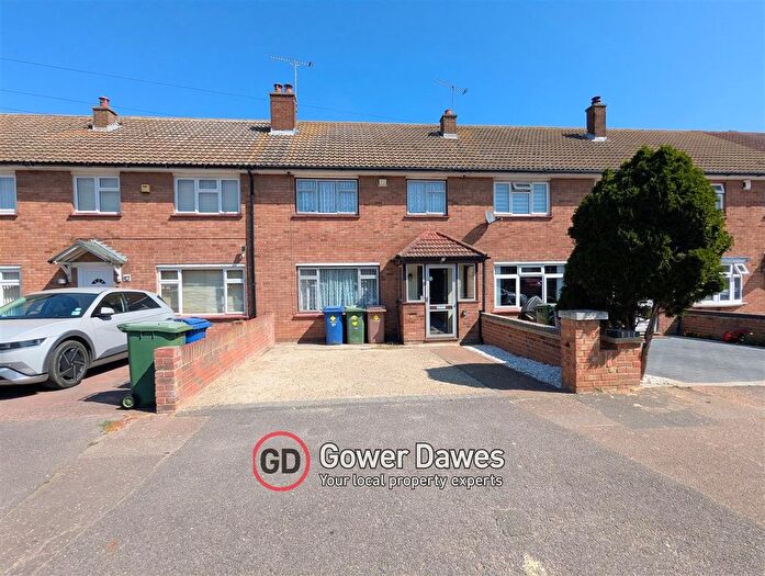 3 Bedroom Terraced House For Sale In Ingleby Road, Chadwell St.Mary, RM16