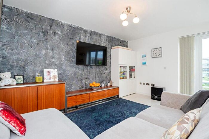 2 Bedroom Flat For Sale In Crossness Road, Barking, IG11