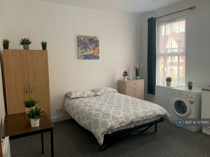 Studio To Rent In Mount Pleasant Road, London, N17