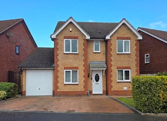 4 Bedroom Detached House For Sale In Lancaster Way, Northampton, NN4