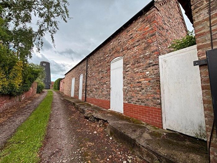 Barn Conversion For Sale In The Old Barns, High Street, Blyton, Gainsborough, DN21
