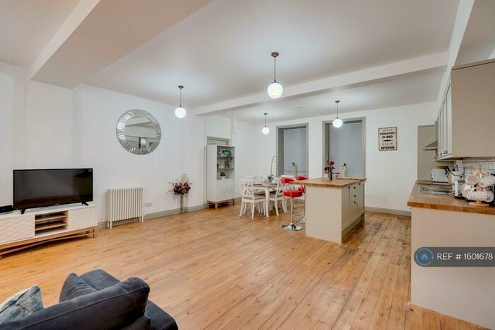 2 Bedroom Flat To Rent In Old Snow Hill, Birmingham, B4