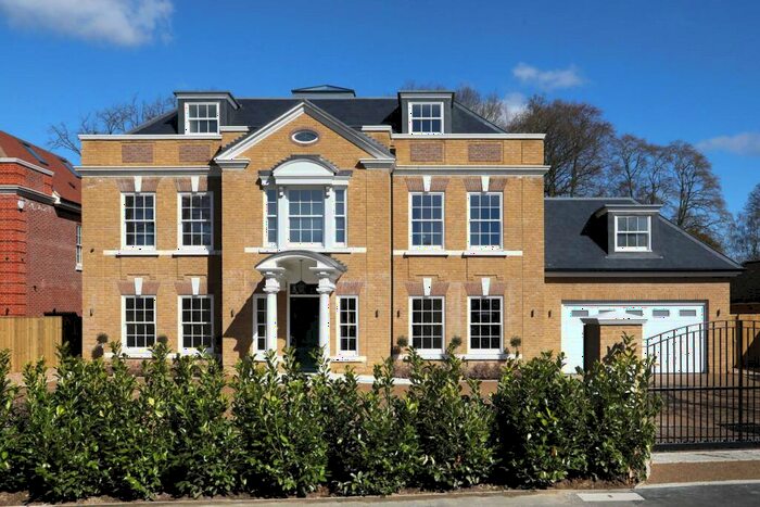 6 Bedroom Detached House To Rent In Gregories Road, Beaconsfield, HP9