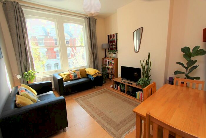 2 Bedroom Flat To Rent In Cornwall Road, Finsbury Park, N4