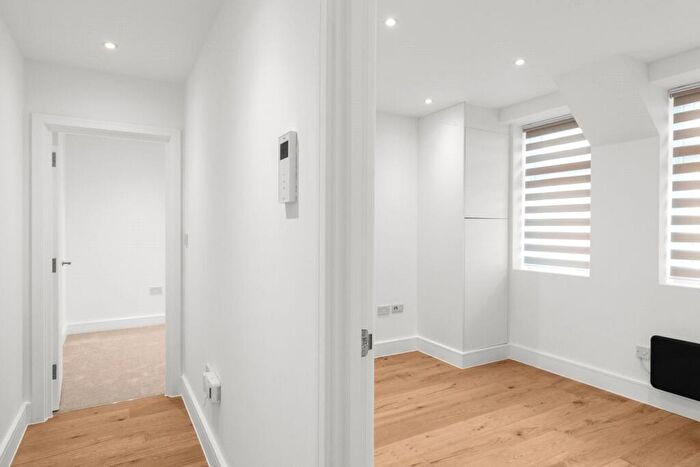 1 Bedroom Apartment To Rent In London Road, Sittingbourne, Kent, ME10