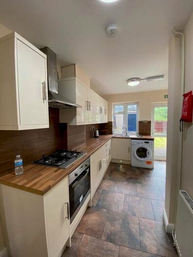 5 Bedroom Property To Rent In Sir Henry Parkes Road, Canley, Coventry, CV4